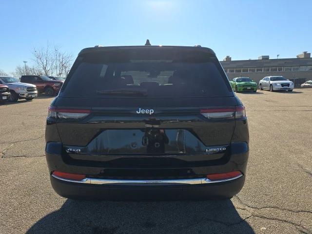 new 2025 Jeep Grand Cherokee car, priced at $45,310