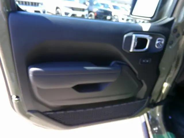 new 2025 Jeep Gladiator car, priced at $50,750