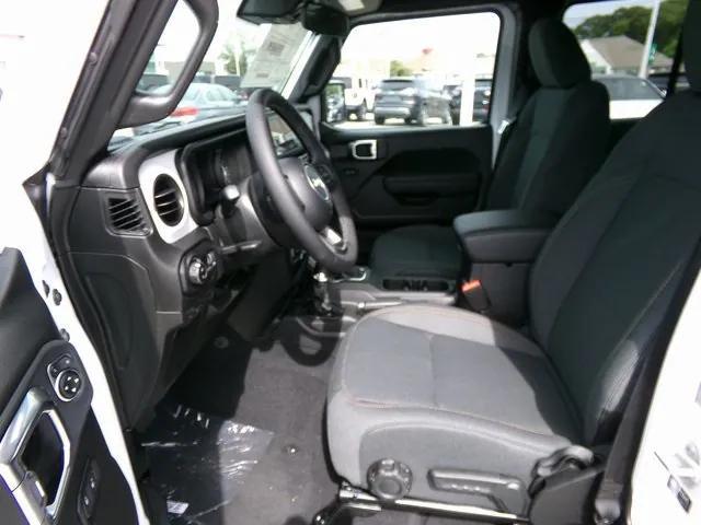 new 2025 Jeep Gladiator car, priced at $49,170