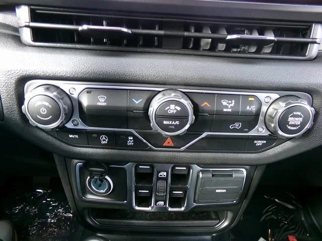 new 2025 Jeep Wrangler car, priced at $34,785