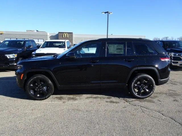 new 2025 Jeep Grand Cherokee car, priced at $48,035