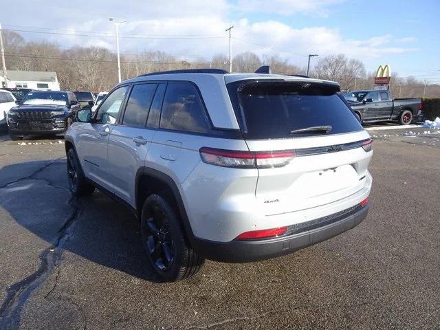 new 2025 Jeep Grand Cherokee car, priced at $50,960