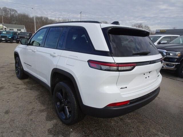 new 2025 Jeep Grand Cherokee car, priced at $47,440