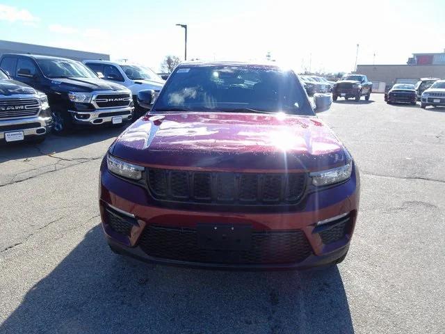 new 2025 Jeep Grand Cherokee car, priced at $48,035