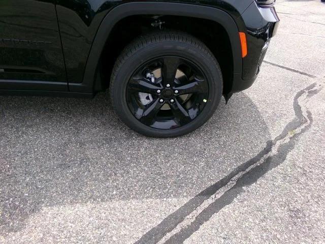 new 2025 Jeep Grand Cherokee car, priced at $45,970