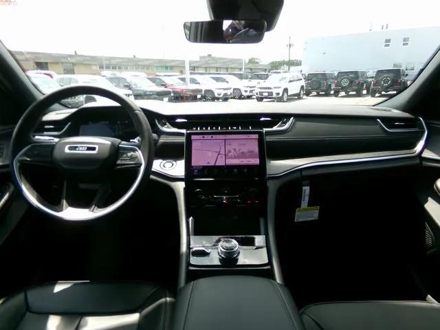 new 2025 Jeep Grand Cherokee car, priced at $42,381