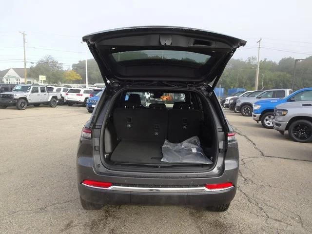 new 2025 Jeep Grand Cherokee car, priced at $39,470