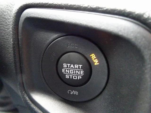 new 2025 Jeep Wrangler car, priced at $45,086