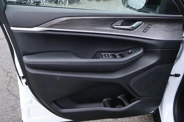 new 2025 Jeep Grand Cherokee car, priced at $42,150