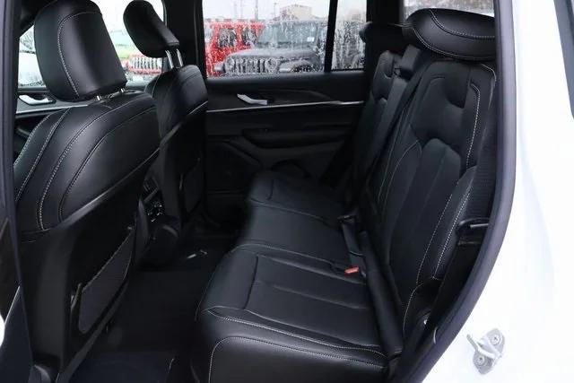 new 2025 Jeep Grand Cherokee car, priced at $42,150