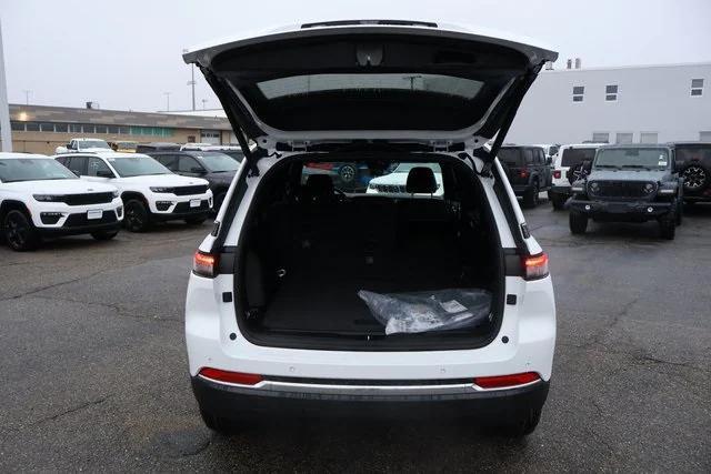new 2025 Jeep Grand Cherokee car, priced at $42,150