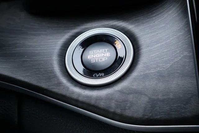 new 2025 Jeep Grand Cherokee car, priced at $42,150