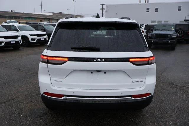 new 2025 Jeep Grand Cherokee car, priced at $42,150