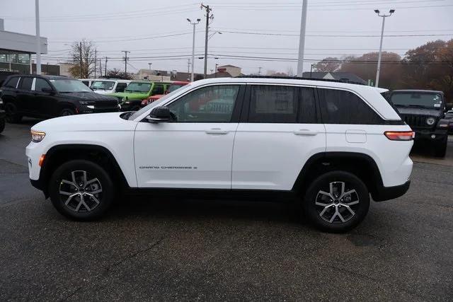 new 2025 Jeep Grand Cherokee car, priced at $42,150