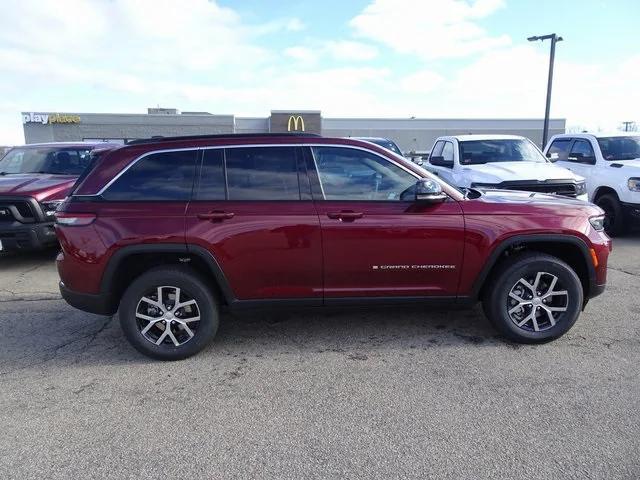 new 2025 Jeep Grand Cherokee car, priced at $45,310