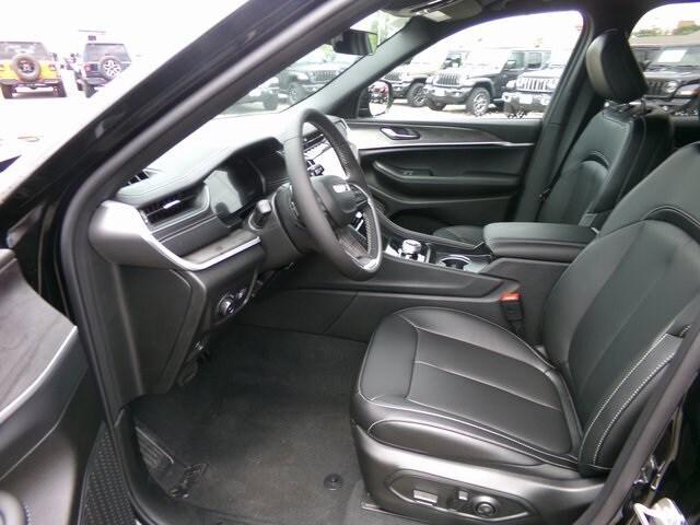 new 2025 Jeep Grand Cherokee L car, priced at $43,672