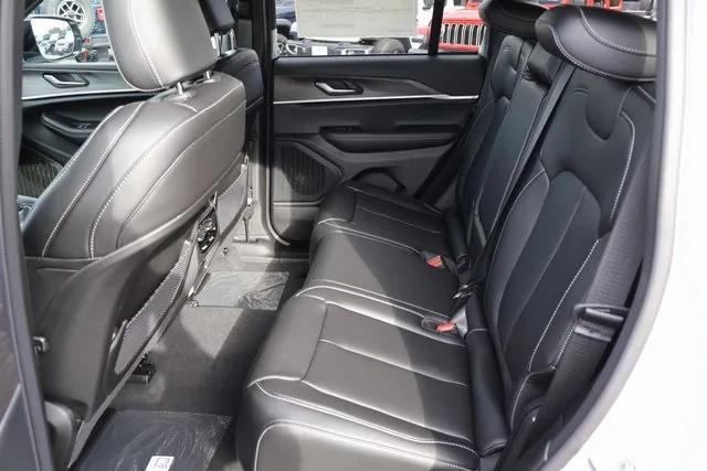 new 2025 Jeep Grand Cherokee car, priced at $48,265