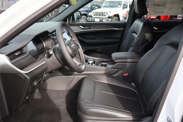 new 2025 Jeep Grand Cherokee car, priced at $48,265