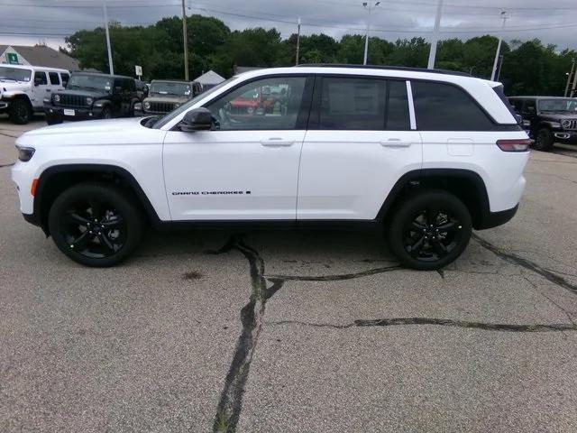 new 2025 Jeep Grand Cherokee car, priced at $45,375