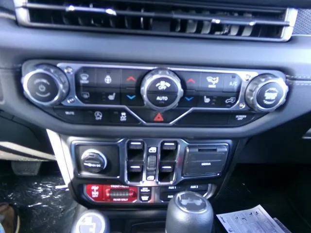 new 2025 Jeep Wrangler car, priced at $54,805
