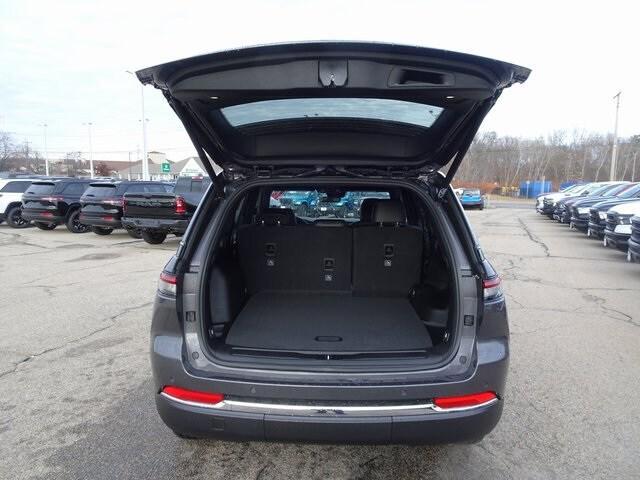 new 2025 Jeep Grand Cherokee car, priced at $42,795