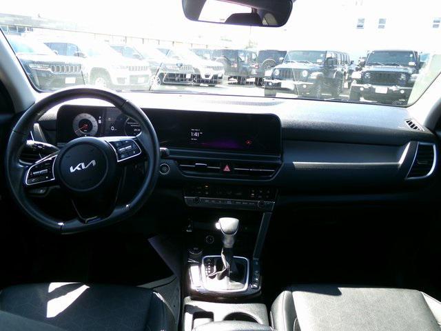 used 2025 Kia Seltos car, priced at $26,995