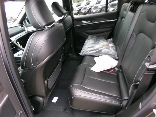 new 2025 Jeep Grand Cherokee L car, priced at $42,679
