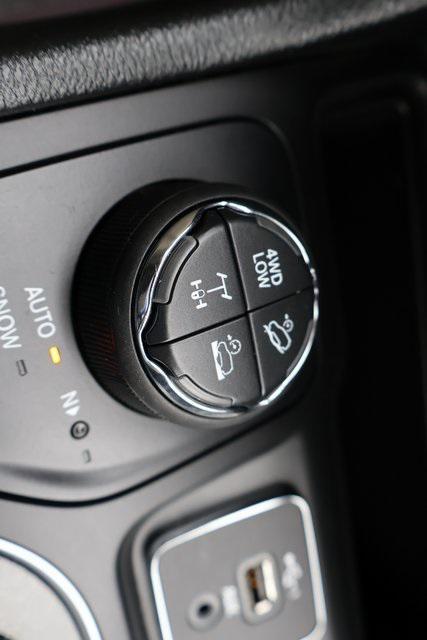 used 2022 Jeep Cherokee car, priced at $26,495