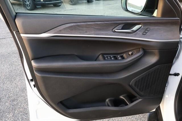 new 2025 Jeep Grand Cherokee L car, priced at $51,115