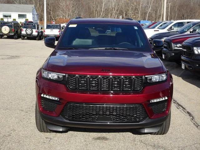 new 2025 Jeep Grand Cherokee car, priced at $45,520