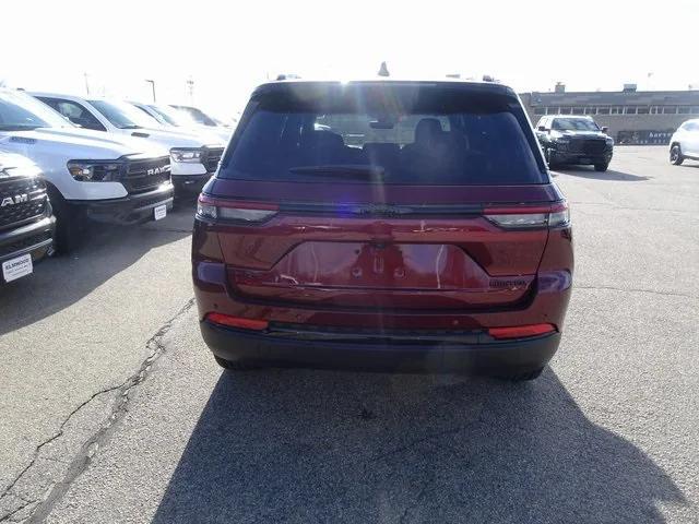 new 2025 Jeep Grand Cherokee car, priced at $45,520