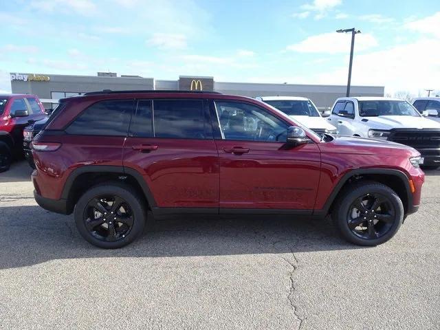 new 2025 Jeep Grand Cherokee car, priced at $45,520