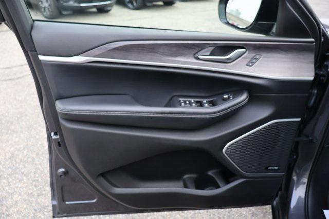 used 2022 Jeep Grand Cherokee car, priced at $29,495