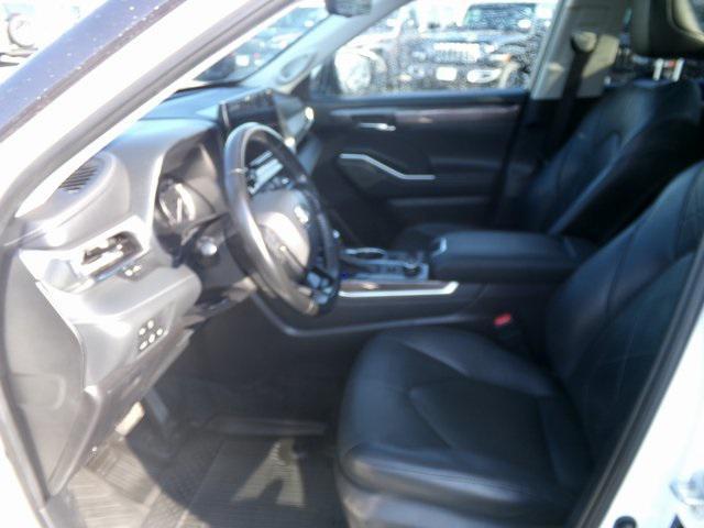 used 2021 Toyota Highlander car, priced at $36,495