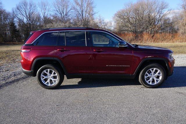 used 2022 Jeep Grand Cherokee car, priced at $33,950