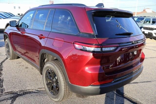 new 2025 Jeep Grand Cherokee car, priced at $43,980