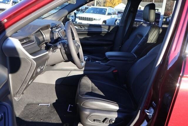 new 2025 Jeep Grand Cherokee car, priced at $43,980