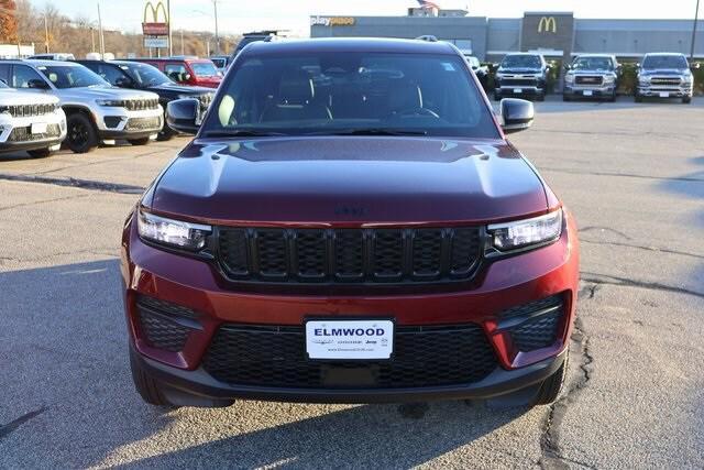 new 2025 Jeep Grand Cherokee car, priced at $43,980