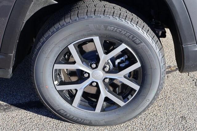 new 2025 Jeep Grand Cherokee L car, priced at $50,235