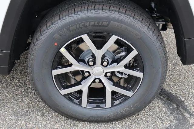 new 2025 Jeep Grand Cherokee car, priced at $44,150