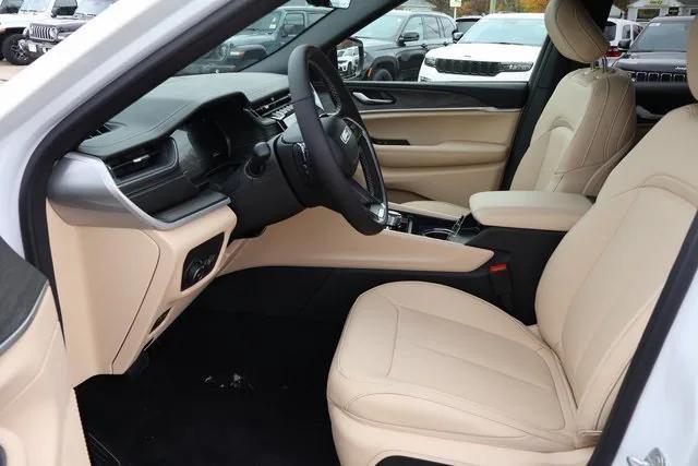 new 2025 Jeep Grand Cherokee car, priced at $44,150