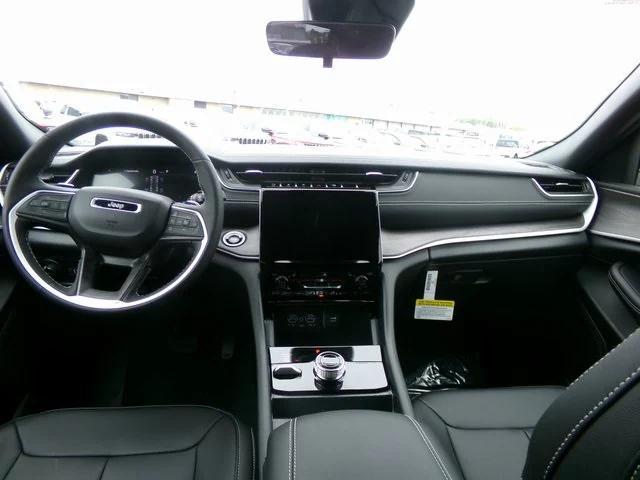 new 2025 Jeep Grand Cherokee car, priced at $45,896