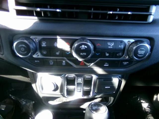 new 2025 Jeep Wrangler car, priced at $45,024