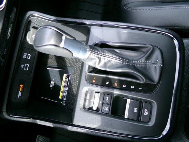 used 2025 Honda CR-V car, priced at $36,995