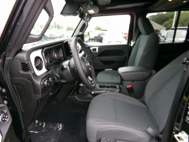 new 2025 Jeep Wrangler car, priced at $48,270
