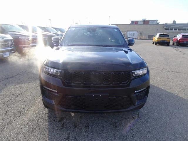 new 2025 Jeep Grand Cherokee car, priced at $50,960