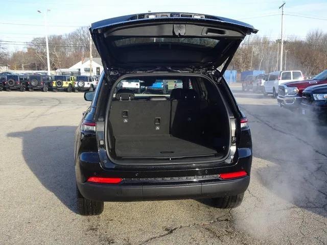 new 2025 Jeep Grand Cherokee car, priced at $50,960