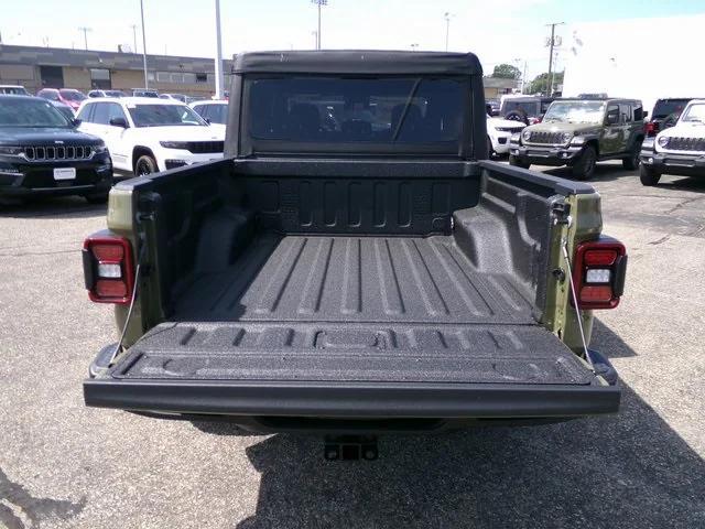 new 2025 Jeep Gladiator car, priced at $46,690