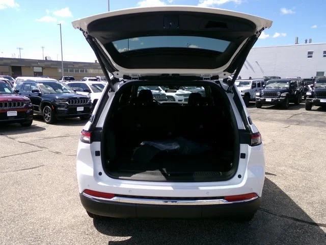 new 2025 Jeep Grand Cherokee car, priced at $42,650