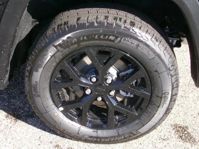 new 2025 Jeep Grand Cherokee car, priced at $40,710